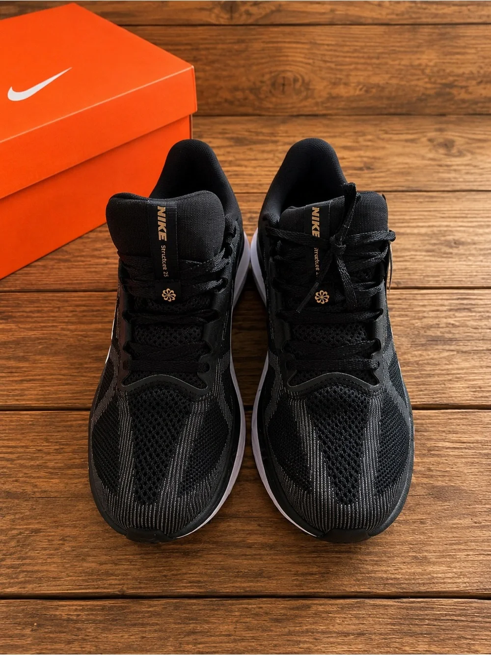 Nike Structure 25 Running Shoes Women’s 10 NWT Black Gold Stability Sneakers